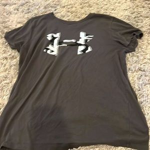 Women’s Under Armor short sleeve shirt
